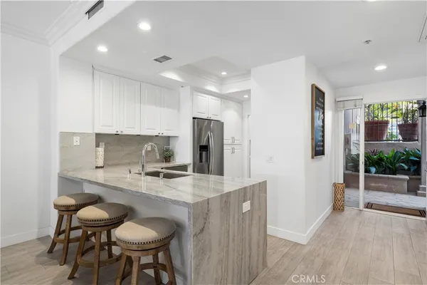 $5,500 | 1900 Pacific Coast Highway, Unit 9, Huntington Beach, CA 92648