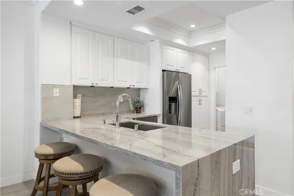 $5,500 | 1900 Pacific Coast Highway, Unit 9, Huntington Beach, CA 92648