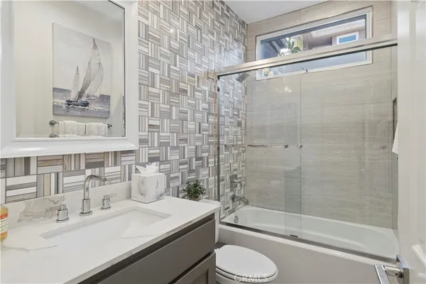 $5,500 | 1900 Pacific Coast Highway, Unit 9, Huntington Beach, CA 92648