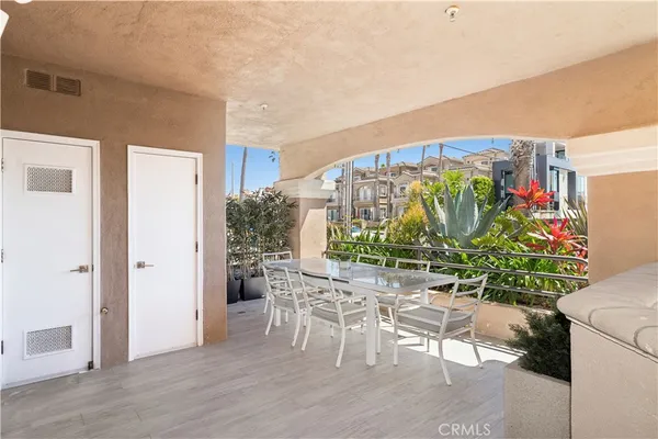 $5,500 | 1900 Pacific Coast Highway, Unit 9, Huntington Beach, CA 92648