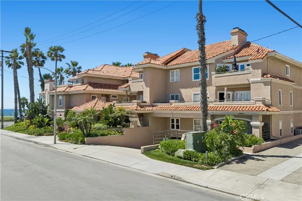 $5,500 | 1900 Pacific Coast Highway, Unit 9, Huntington Beach, CA 92648