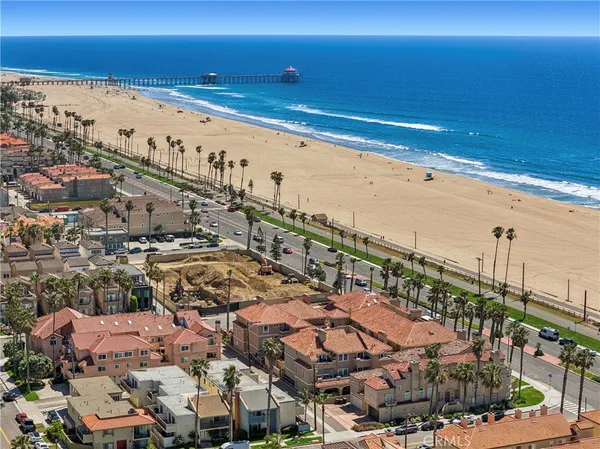 $5,500 | 1900 Pacific Coast Highway, Unit 9, Huntington Beach, CA 92648