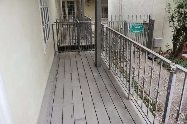 $825 | 66 Brees Boulevard, Unit 51, San Antonio, TX 78209