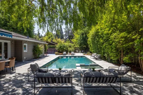 a outdoor view with a sitting space