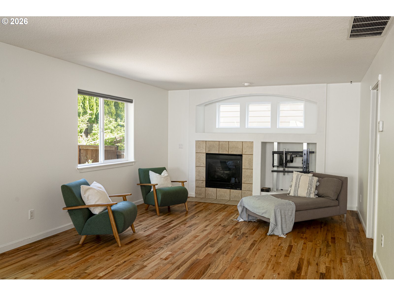 15729 Southeast Hawk Court Portland, OR 97236 - Photo 20 of 39