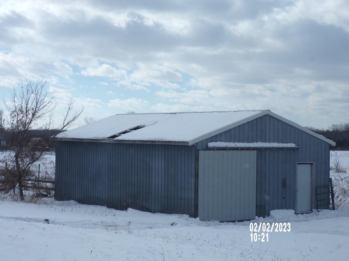 5252 East Dover Road Clare, MI 48617 - Photo 1 of 3 Front