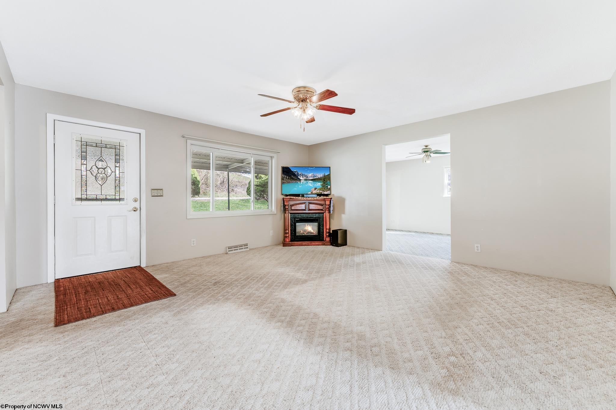 566 Brookhaven Road Morgantown, WV 26508 - Photo 4 of 37 Gallery Image 4
