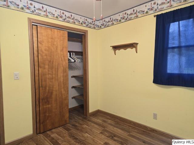 6 Westview Drive Hamilton, IL 62341 - Photo 13 of 30 a view of a room with wooden floor