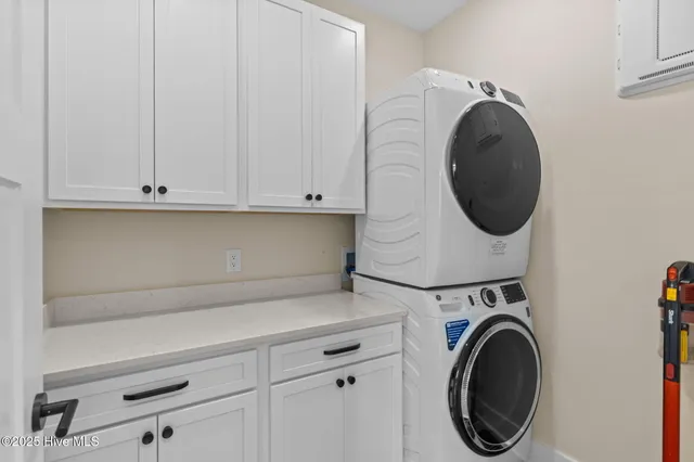 $2,270,000 | 101 East 1st Street, Ocean Isle Beach, NC 28469