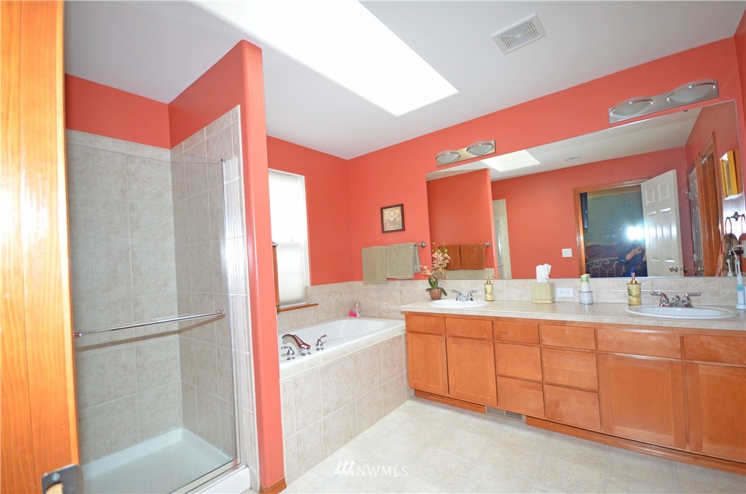 1224 186th Street Southeast Bothell, WA 98012 - Photo 11 of 14 Gallery Image 11