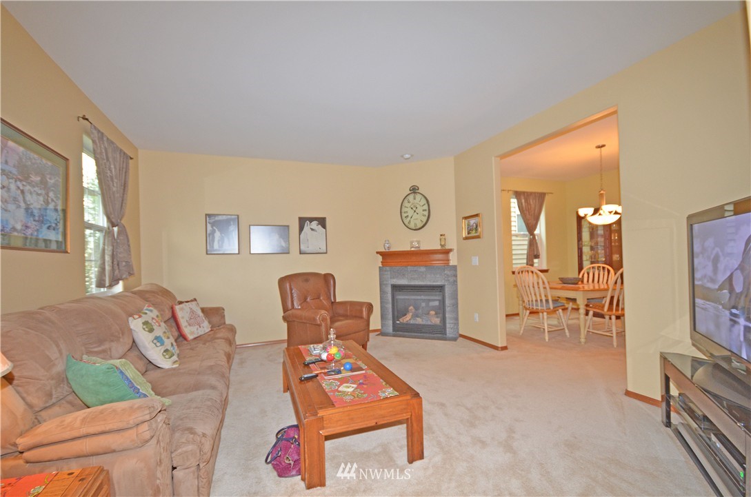 1224 186th Street Southeast Bothell, WA 98012 - Photo 3 of 14 Gallery Image 3