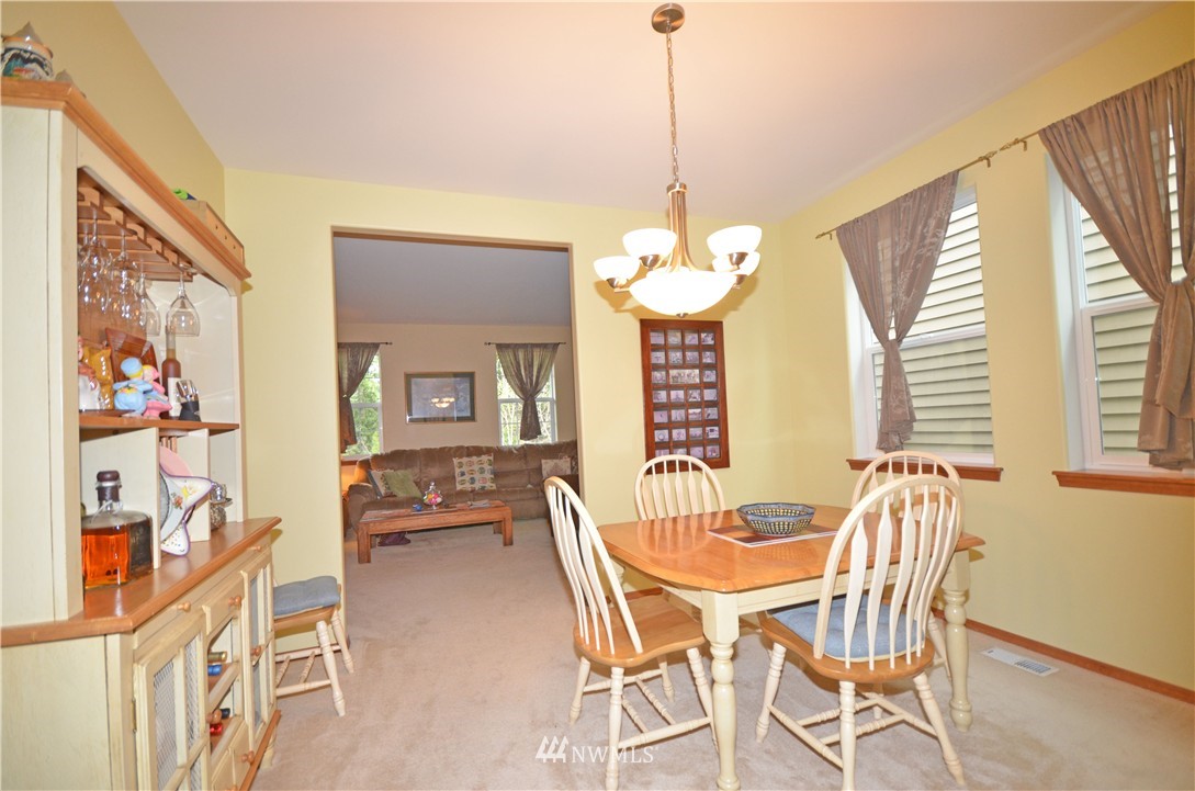 1224 186th Street Southeast Bothell, WA 98012 - Photo 4 of 14 Gallery Image 4