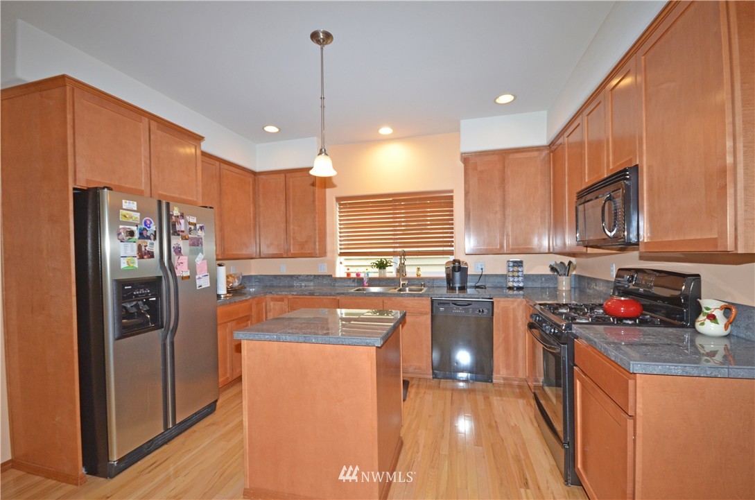 1224 186th Street Southeast Bothell, WA 98012 - Photo 6 of 14 Gallery Image 6