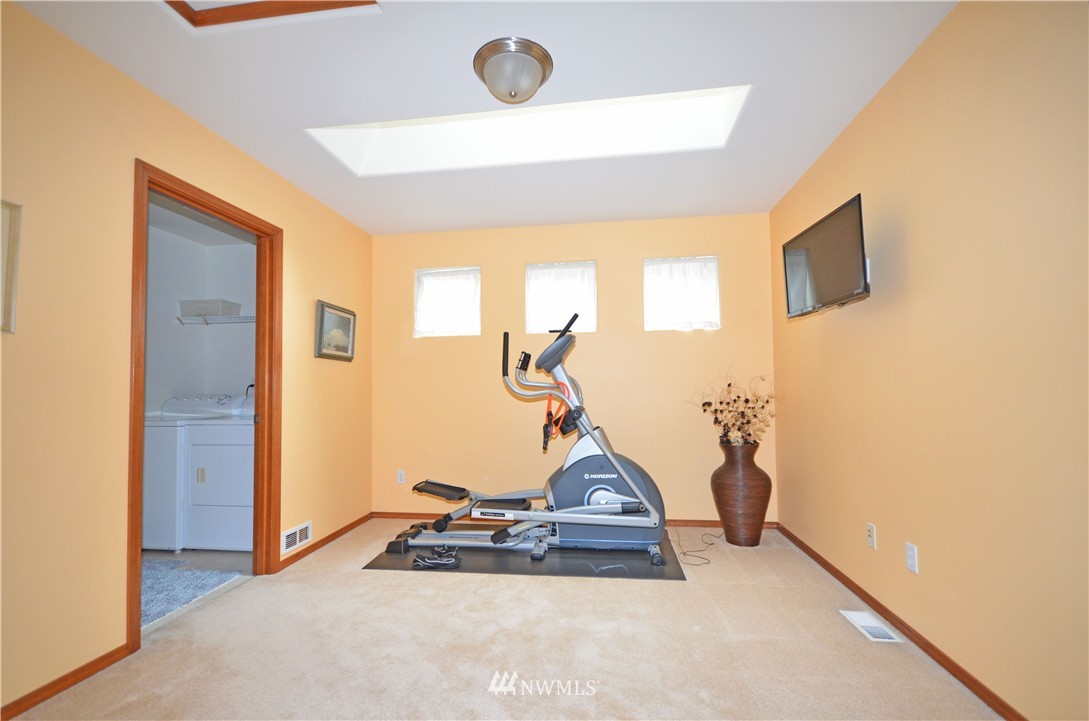 1224 186th Street Southeast Bothell, WA 98012 - Photo 9 of 14 Gallery Image 9