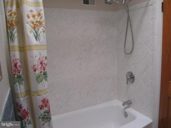 12755 Dunks Ferry Road Philadelphia, PA 19154 - Photo 9 of 21 Bathroom