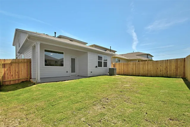 $2,095 | 121 New Hvn Street, San Marcos, TX 78666