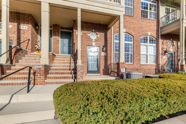$234,900 | 166 Clubhouse Circle, Walled Lake, MI 48390