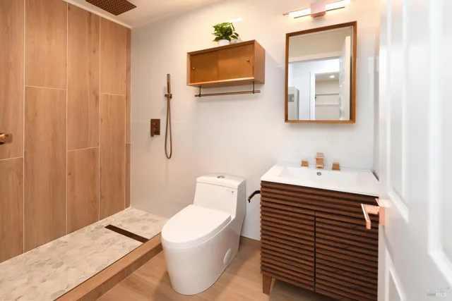 $999,888 | 1906 Hoffman Boulevard, Richmond, CA 94804