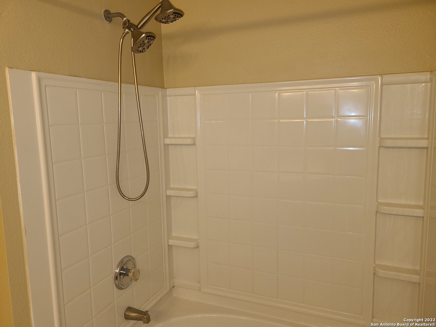112 Willow Run Cibolo, TX 78108 - Photo 13 of 21 a bathroom with a shower