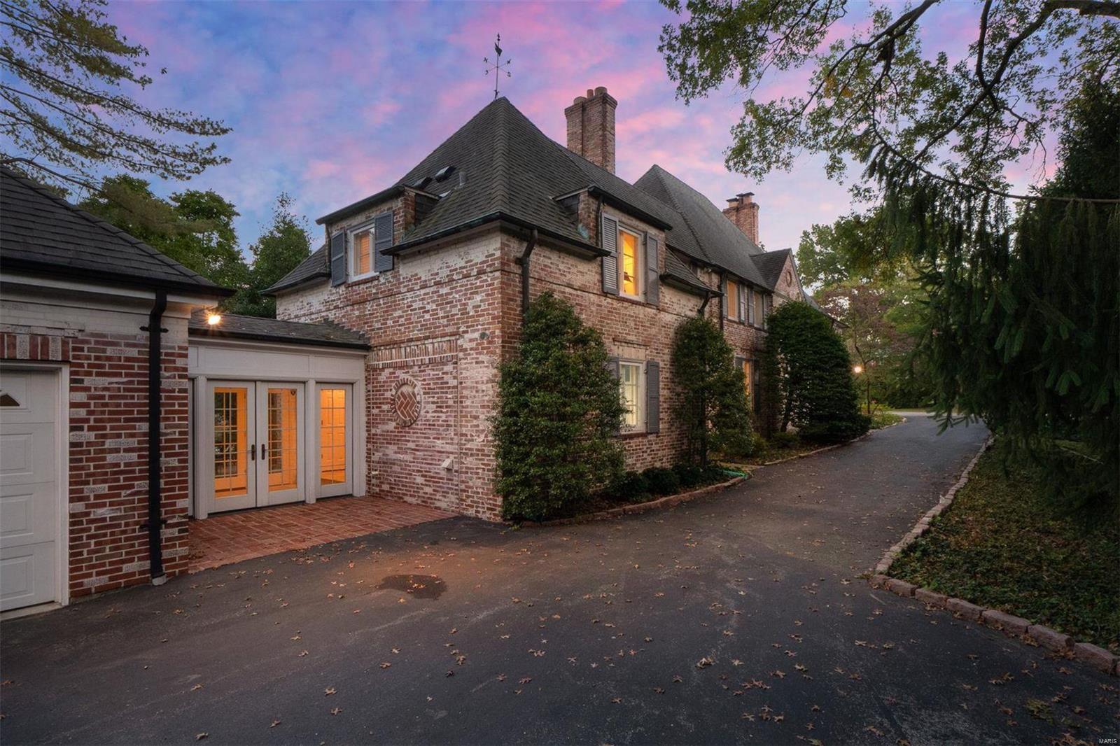 12033 Robyn Park Drive St. Louis, MO 63131 - Photo 2 of 49