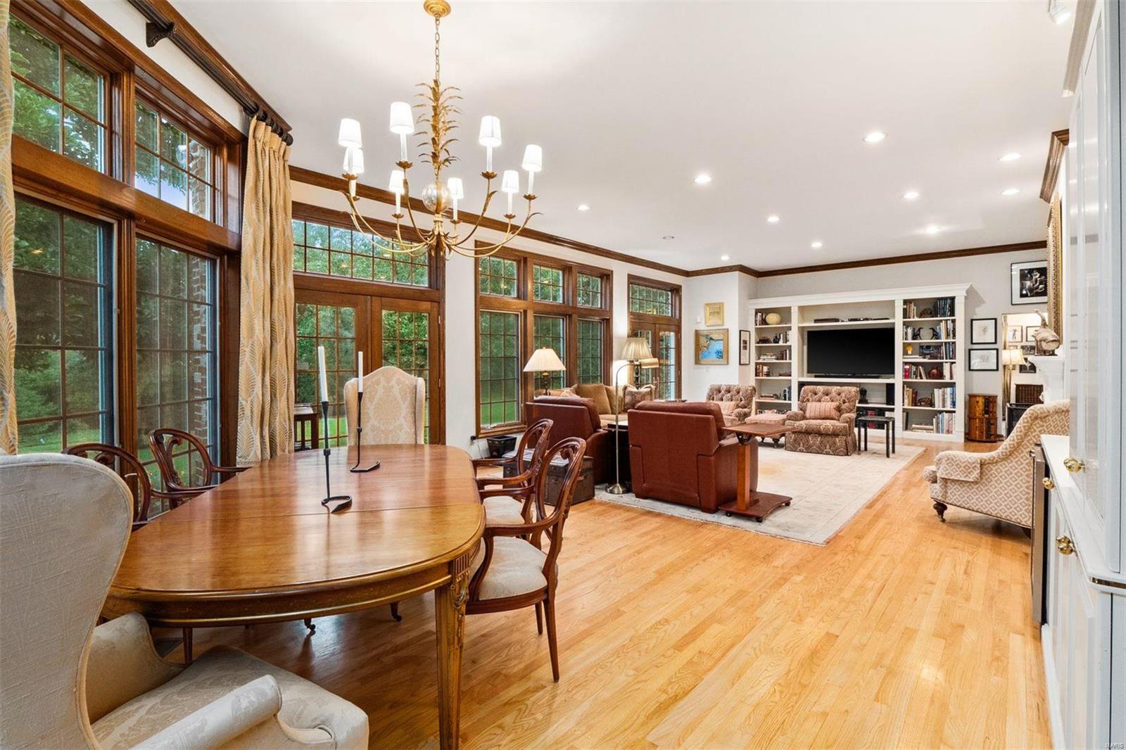 12033 Robyn Park Drive St. Louis, MO 63131 - Photo 11 of 49