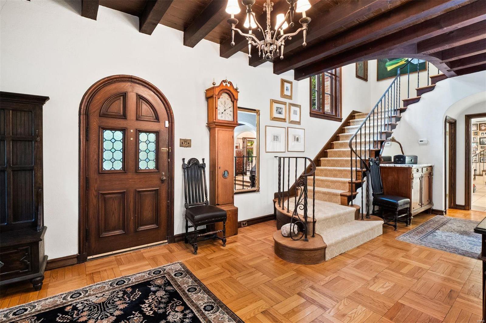 12033 Robyn Park Drive St. Louis, MO 63131 - Photo 3 of 49