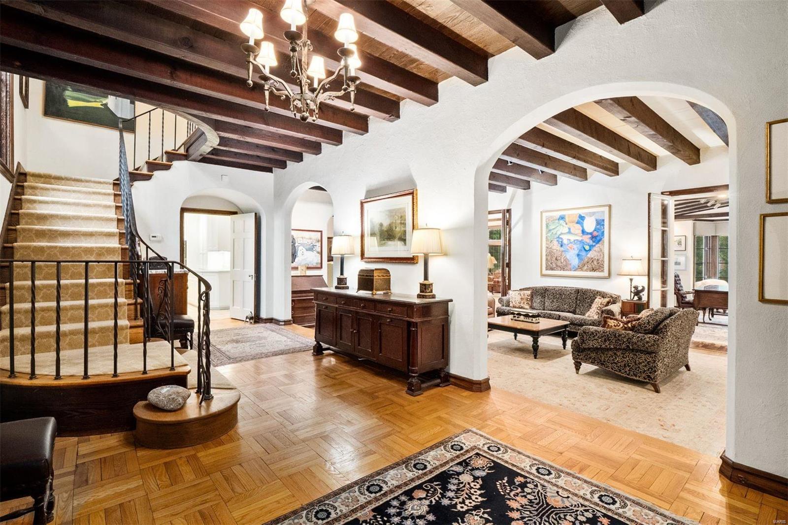 12033 Robyn Park Drive St. Louis, MO 63131 - Photo 4 of 49