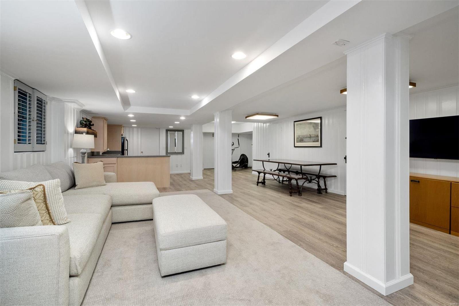 12033 Robyn Park Drive St. Louis, MO 63131 - Photo 34 of 49