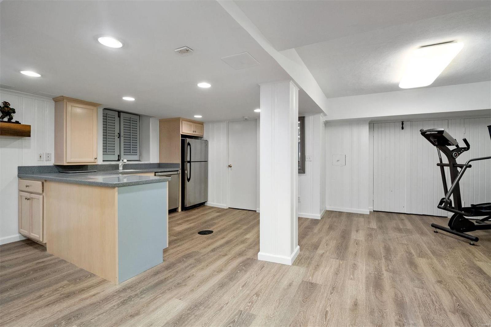 12033 Robyn Park Drive St. Louis, MO 63131 - Photo 35 of 49