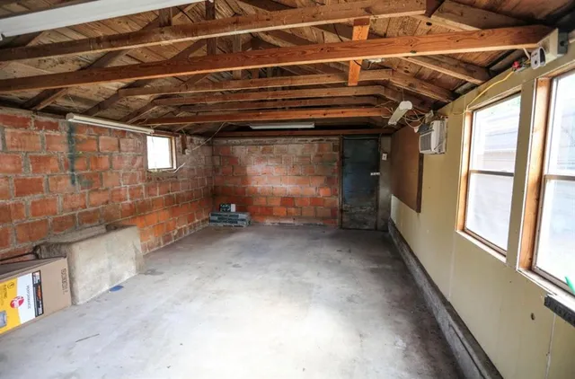 $272,000 | 405 West Neely Avenue, Comanche, TX 76442