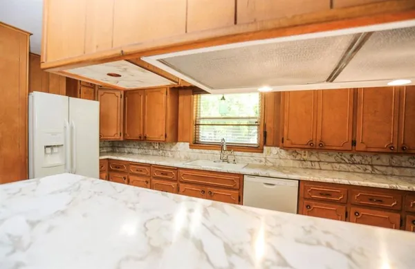 $272,000 | 405 West Neely Avenue, Comanche, TX 76442