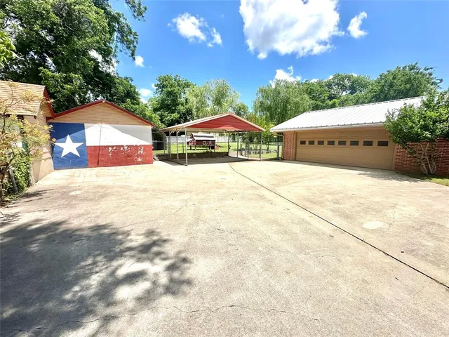 $272,000 | 405 West Neely Avenue, Comanche, TX 76442