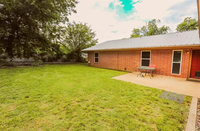 $272,000 | 405 West Neely Avenue, Comanche, TX 76442