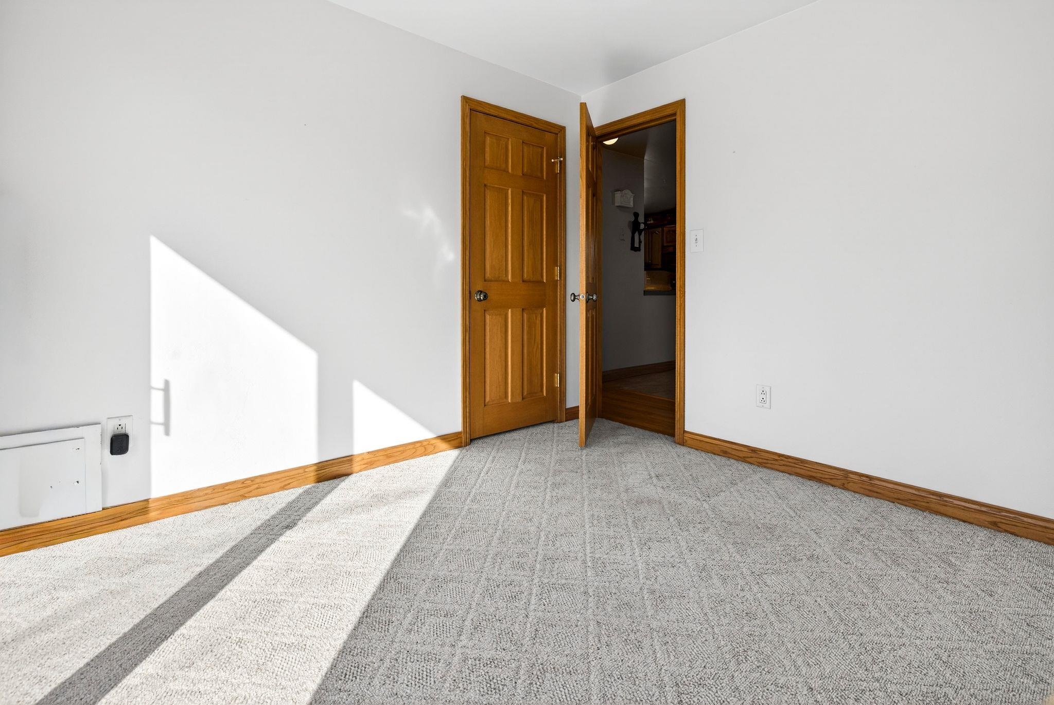 49 Fairway Court Appleton, WI 54915 - Photo 15 of 38