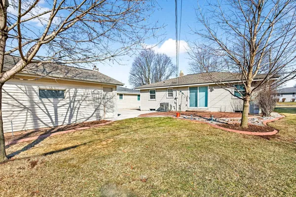 $265,000 | 49 Fairway Court, Appleton, WI 54915