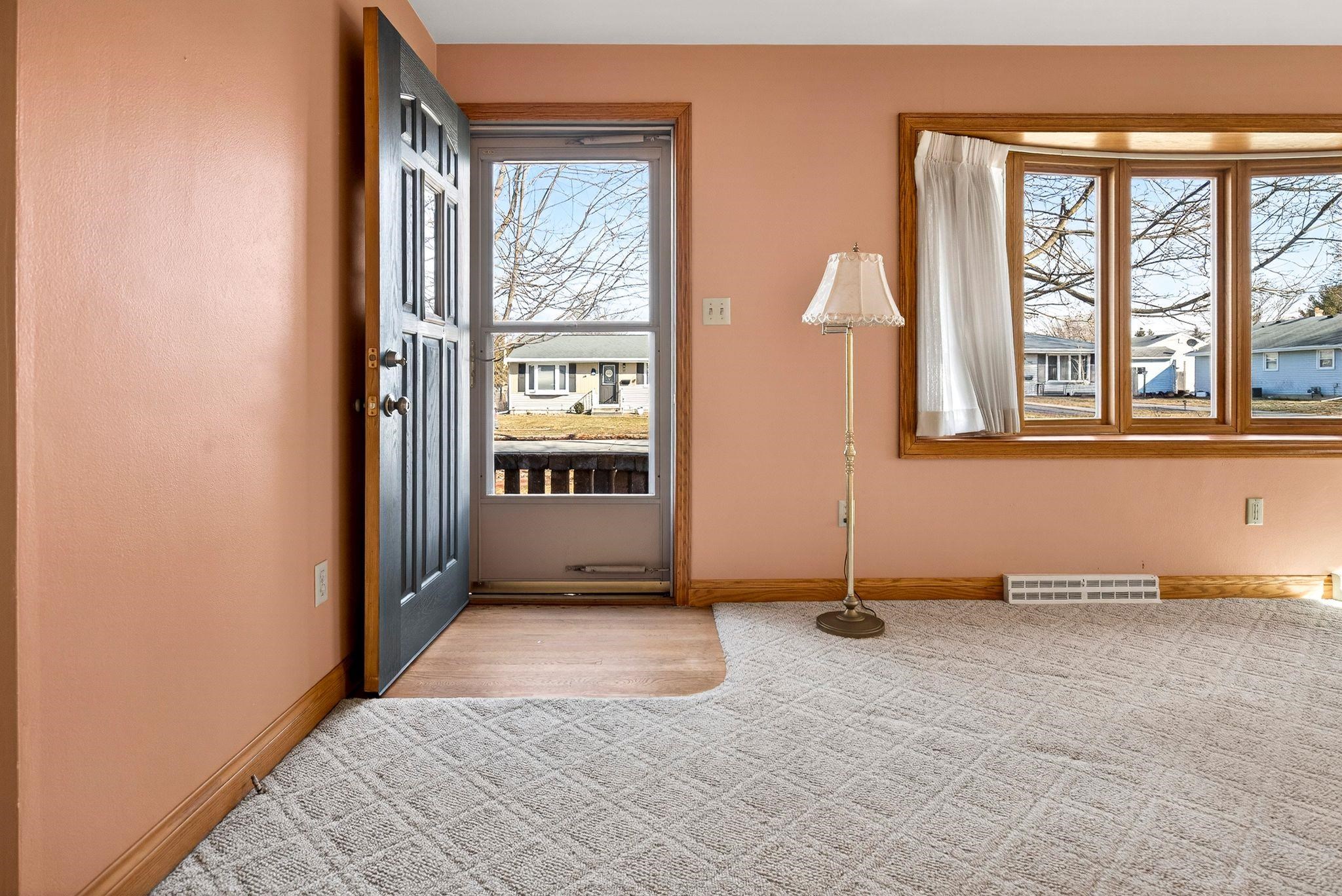 49 Fairway Court Appleton, WI 54915 - Photo 6 of 38