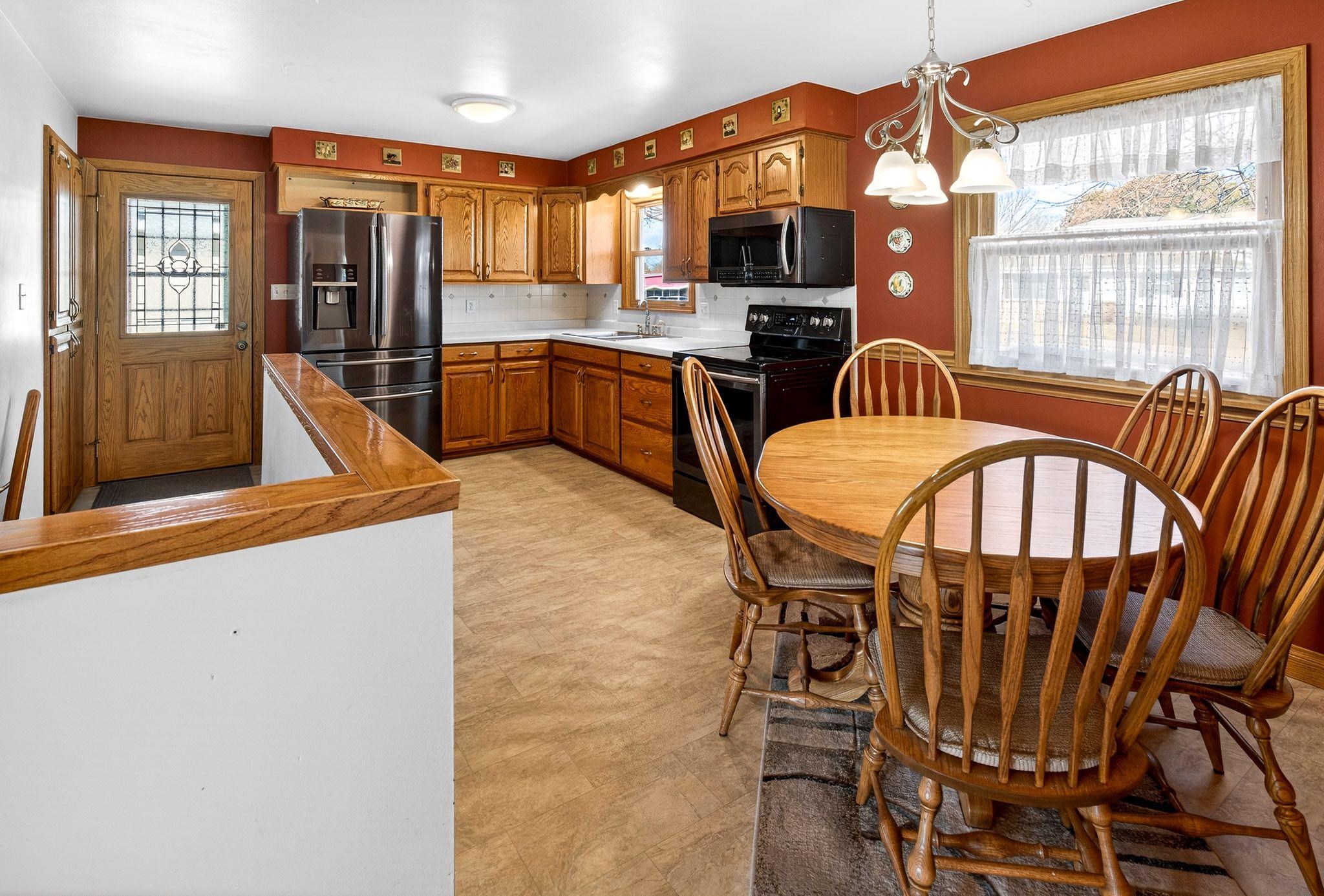 49 Fairway Court Appleton, WI 54915 - Photo 7 of 38