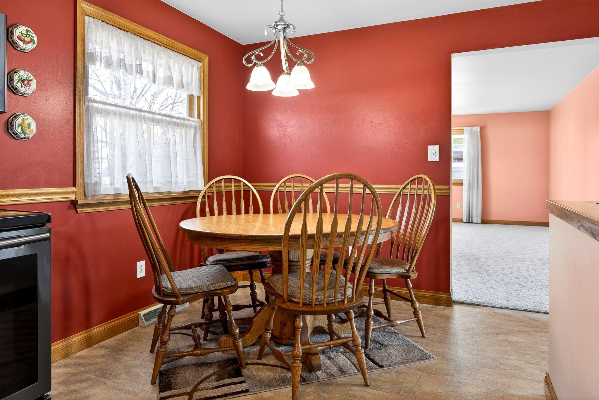 49 Fairway Court Appleton, WI 54915 - Photo 10 of 38