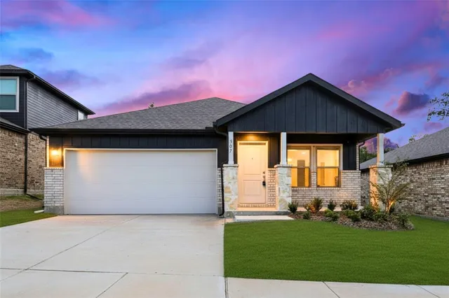 $1,924 | 307 Knl Pnes Drive, Terrell, TX 75160