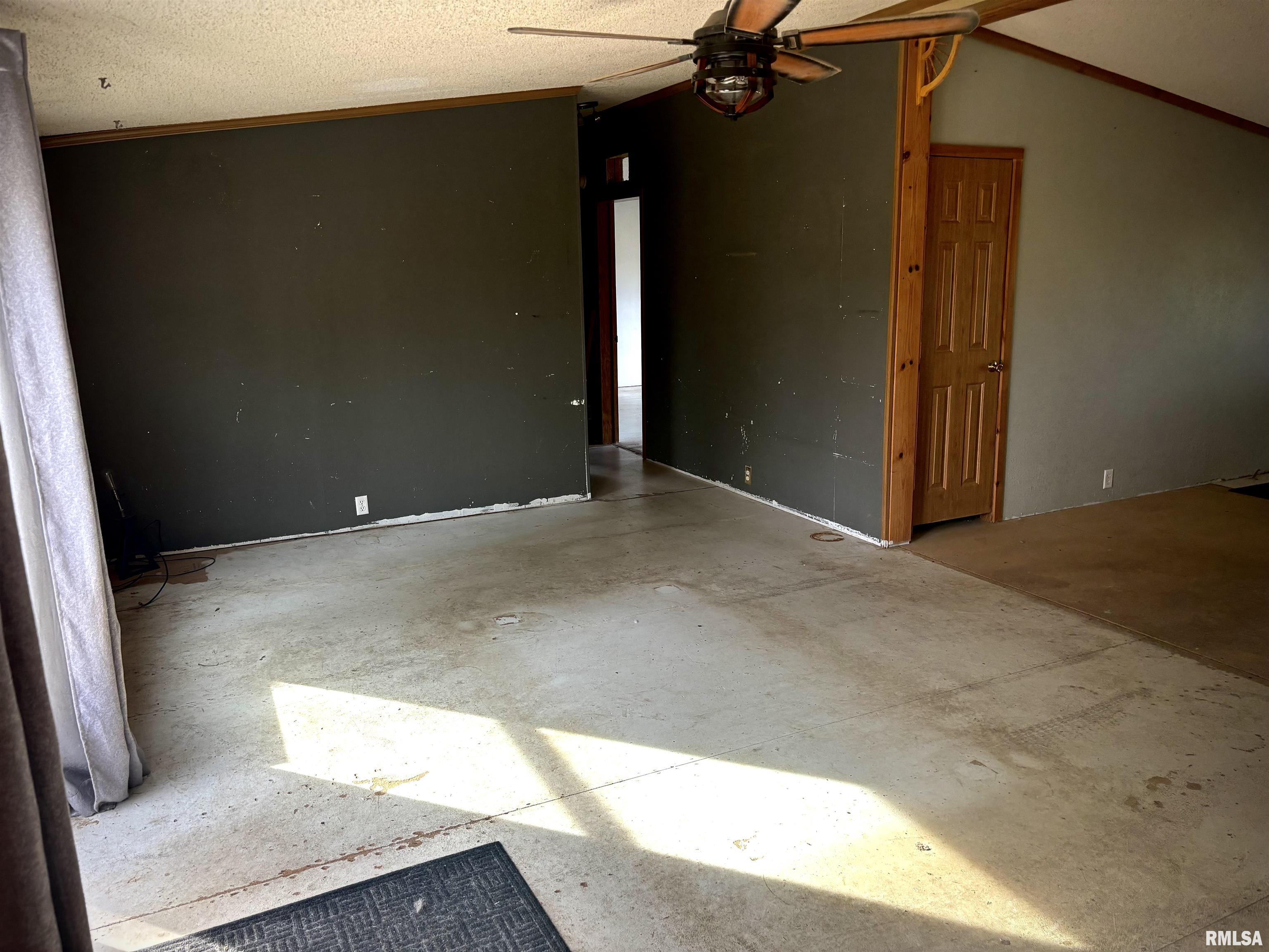 4295 Lick Creek Road Buncombe, IL 62912 - Photo 9 of 26