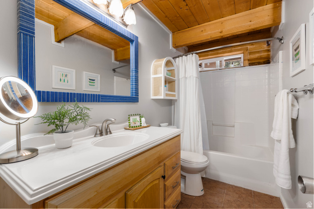 706 Tranquility Drive Springdale, UT 84767 - Photo 16 of 55 Full Bathroom: Clean, functional full bath with large vanity and tub/shower combo.