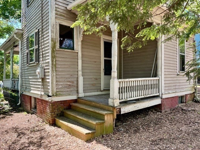 107 Riverside Drive Northampton, MA 01062 - Photo 6 of 42 Gallery Image 6