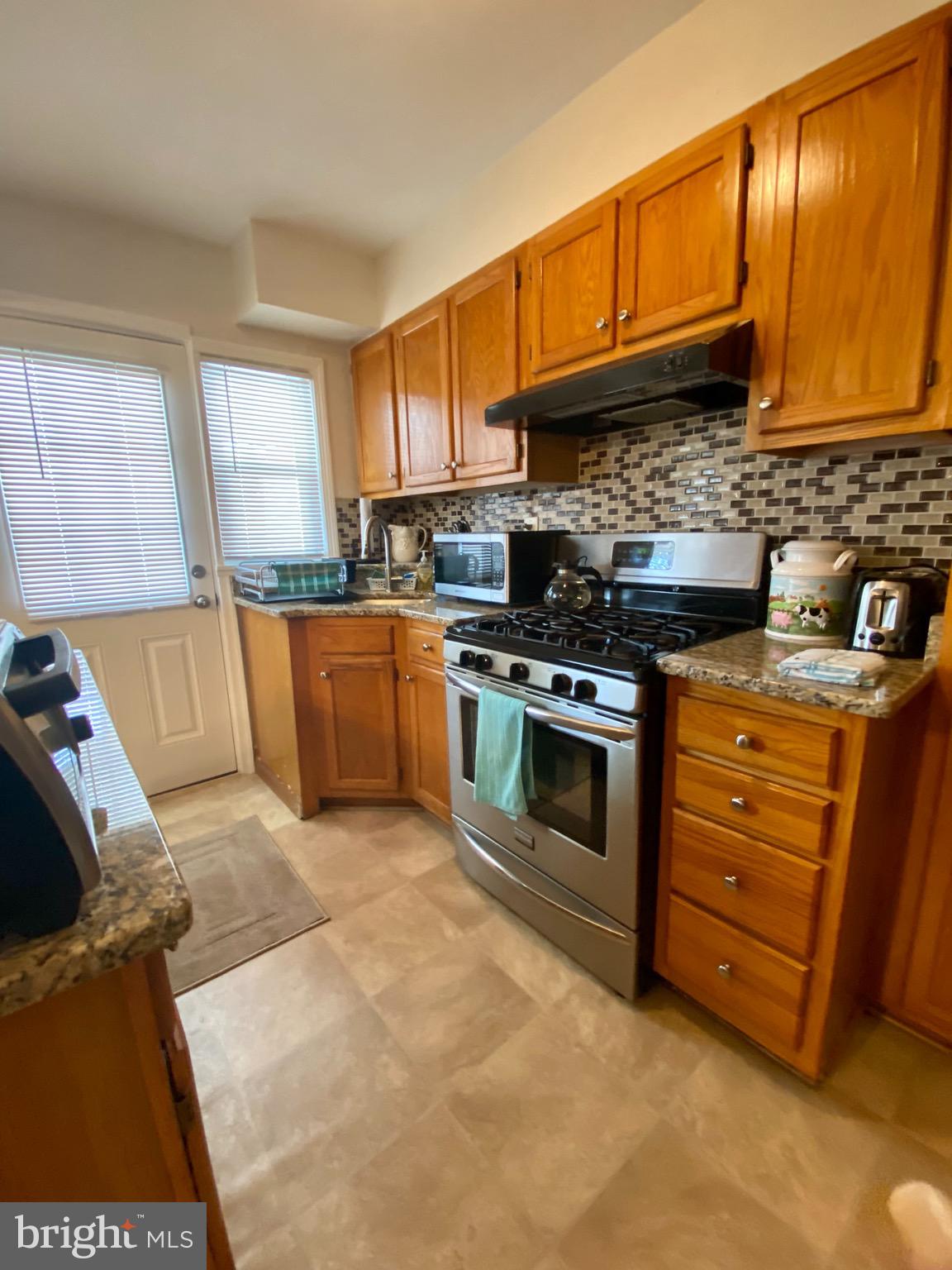 421 Torner Road Baltimore, MD 21221 - Photo 4 of 9