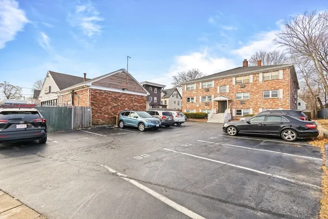 $2,400 | 303 Broadway, Unit B1, Lynn, MA 01904