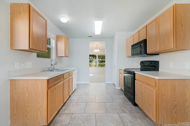 $2,100 | 5124 Brookline, Schertz, TX 78108