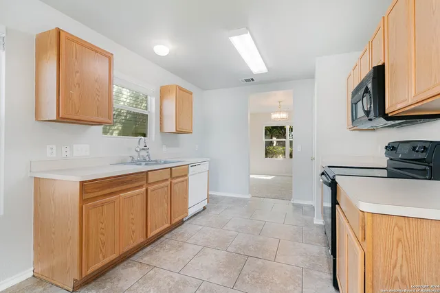 $2,100 | 5124 Brookline, Schertz, TX 78108