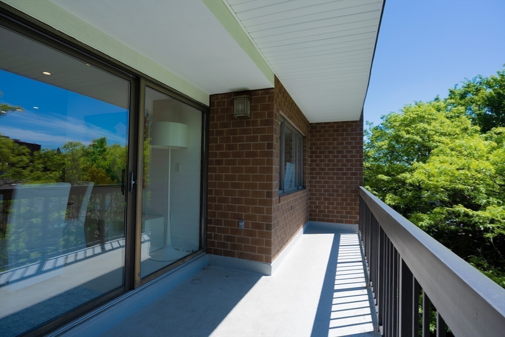 1265 Beacon Street, Unit 702 Brookline, MA 02446 - Photo 15 of 29