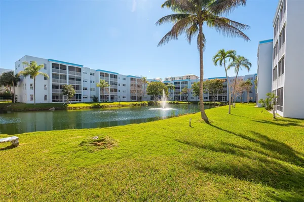 $189,000 | 600 Northeast 2nd Street, Unit 105, Dania Beach, FL 33004