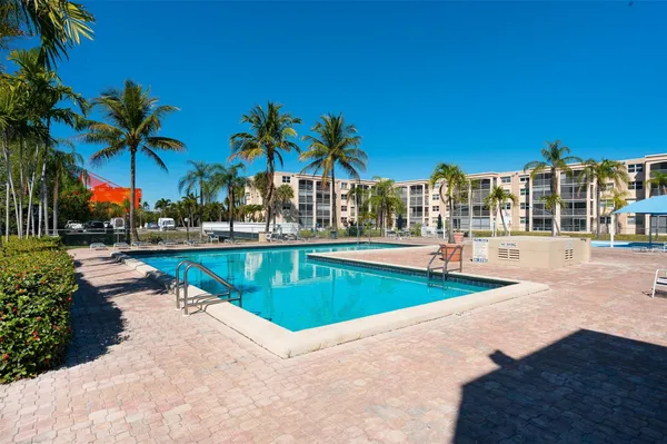 $189,000 | 600 Northeast 2nd Street, Unit 105, Dania Beach, FL 33004