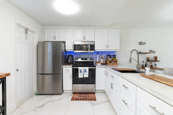 $189,000 | 600 Northeast 2nd Street, Unit 105, Dania Beach, FL 33004